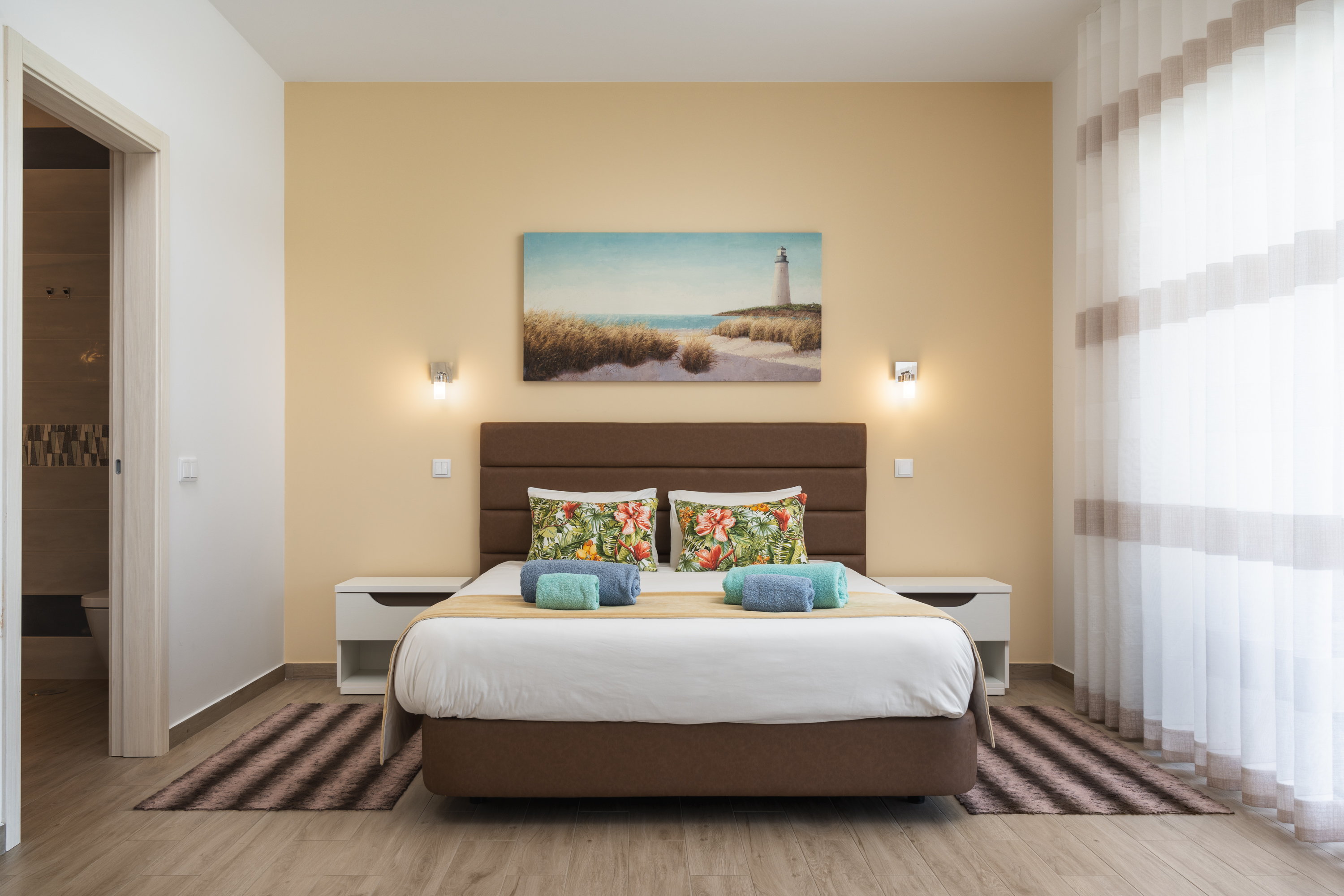 Center Suite bedroom wide